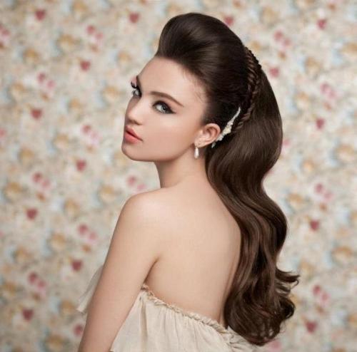 Прическа на бал-маскарад. Бальные прически: как выбрать?