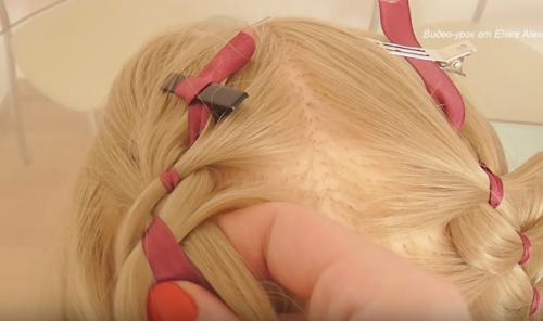 Пучок с лентой для девочки. Прически для девочек с атласными лентами на Новый год и другие праздники