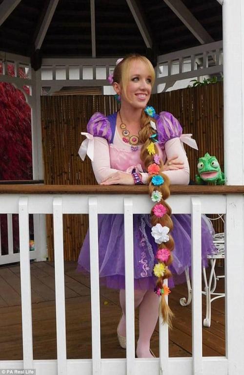 Рапунцель тайна волос. Рапунцель раскрывает тайны своих волос до пят