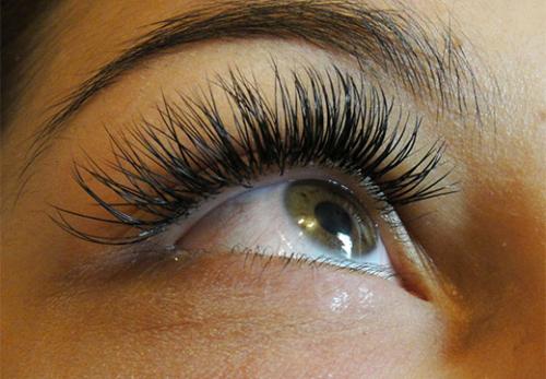 Техники формирования пучка ресниц. Особенности наращивания пучками