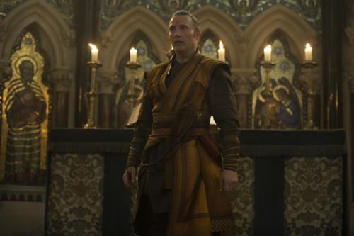 Тор в Докторе Стрэндже. Странные намеки: Что будет после титров «Доктора Стрэнджа»