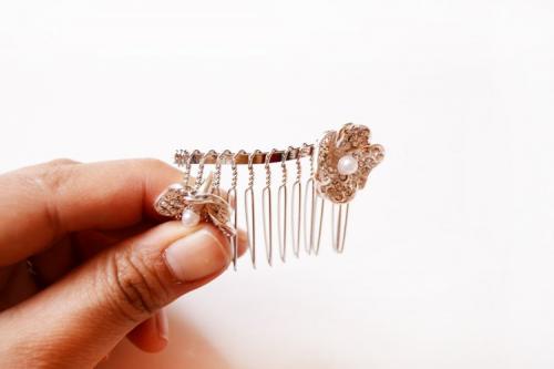 Свадебный гребень для волос. Гребень с брошками и жемчужинами