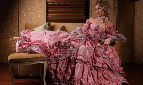 Бал-маскарад платья. Платья, перчатки, обувь, сумки и украшения для бала (с фото)