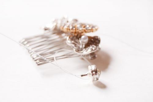 Свадебный гребень для волос. Гребень с брошками и жемчужинами