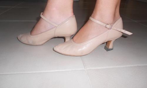 Бал-маскарад платья. Платья, перчатки, обувь, сумки и украшения для бала (с фото)