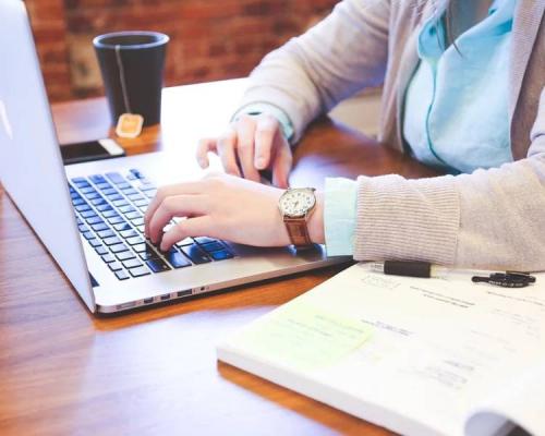 Как убрать темные круги под глазами народными средствами. Темные круги под глазами у женщин (в чем причины, как избавиться)