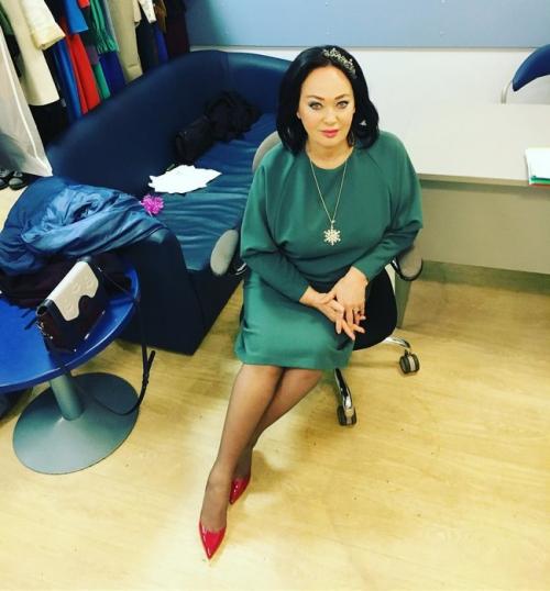 Стрижки Ларисы Гузеевой. Лариса Гузеева изменила прическу для съемок в новом шоу и помолодела на 10 лет