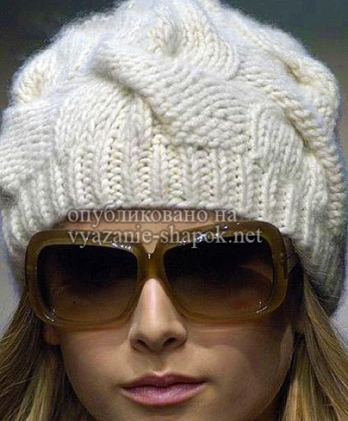 Шапка вязаная косами спицами женская схема. Удобная шапочка с объемными косами спицами