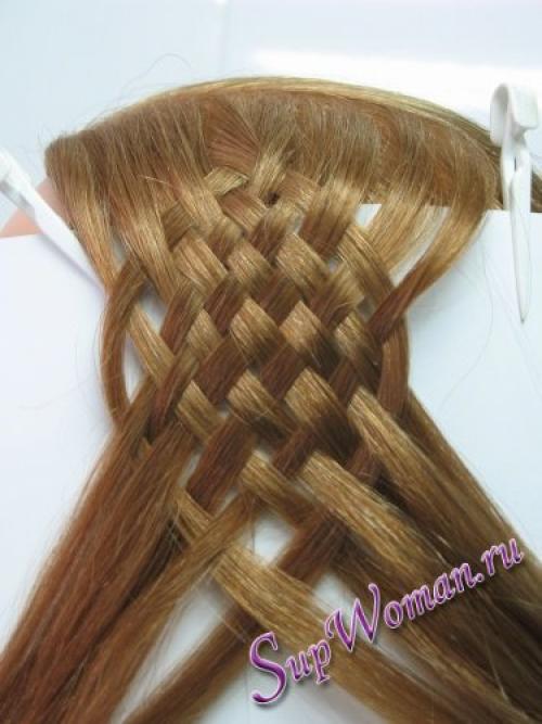 Русская коса в 90 прядей.