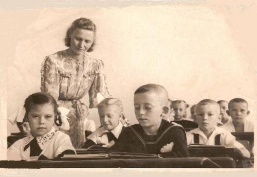 Первая учительница