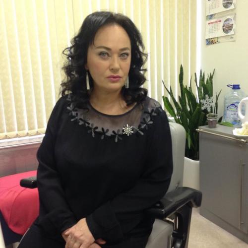 Стрижки Ларисы Гузеевой. Лариса Гузеева изменила прическу для съемок в новом шоу и помолодела на 10 лет