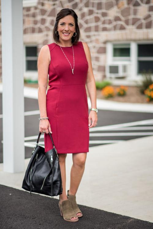 Одежда после 45 лет пошагово. Красивые новинки, стильные и модные тренды платьев для женщин 45 лет 14 Одежда после 45 лет пошагово. Красивые новинки, стильные и модные тренды платьев для женщин 45 лет 14