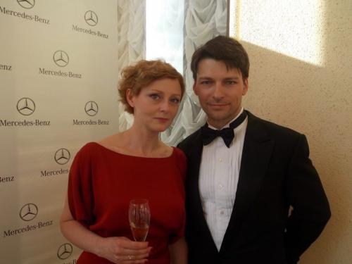 Даниил Страхов и его жена. Актер Даниил Страхов впервые вывел в свет свою жену и ее внешность тут же осудили критики