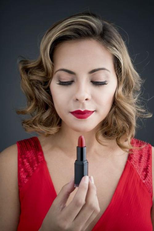 Классическая красная помада. 5 красных помад для любого повода