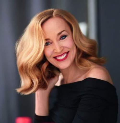 Плюсы и минусы длинных волос после 40. Каким женщинам после 40 подходят длинные волосы?