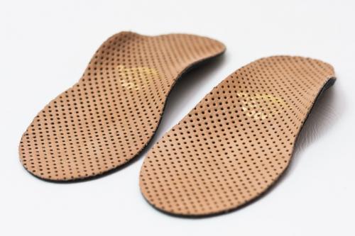 Какую обувь носить при плоскостопии мужчинам. Какую обувь носить при плоскостопии — советы по выбору и особенности тренировок при проблемах со стопами (110 фото)