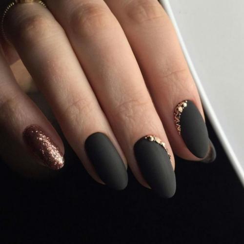 Черный маникюр с втиркой на одном пальце. Идеи маникюра с втиркой – пошаговые мастер-классы 14