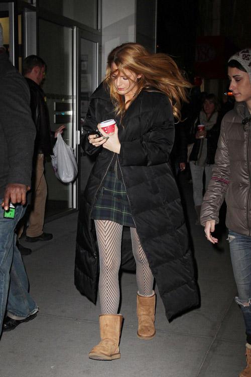 Какую обувь носить с длинным пуховиком. С чем носить длинный-предлинный пуховик