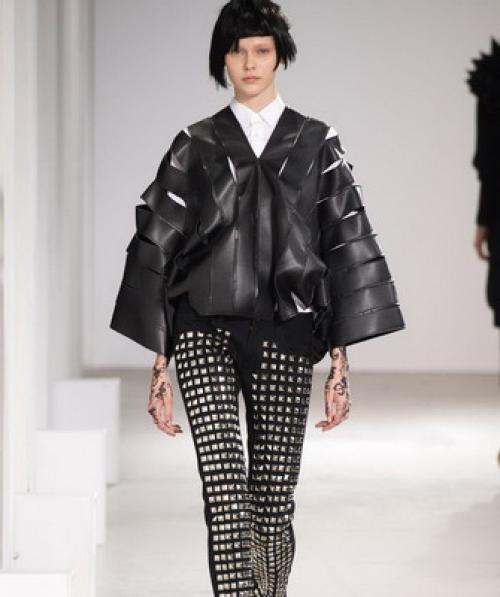 Черная куртка с чем носить. Модные модели пуховиков на осень-зиму 2019-2020 17 Черная куртка с чем носить. Модные модели пуховиков на осень-зиму 2019-2020 17