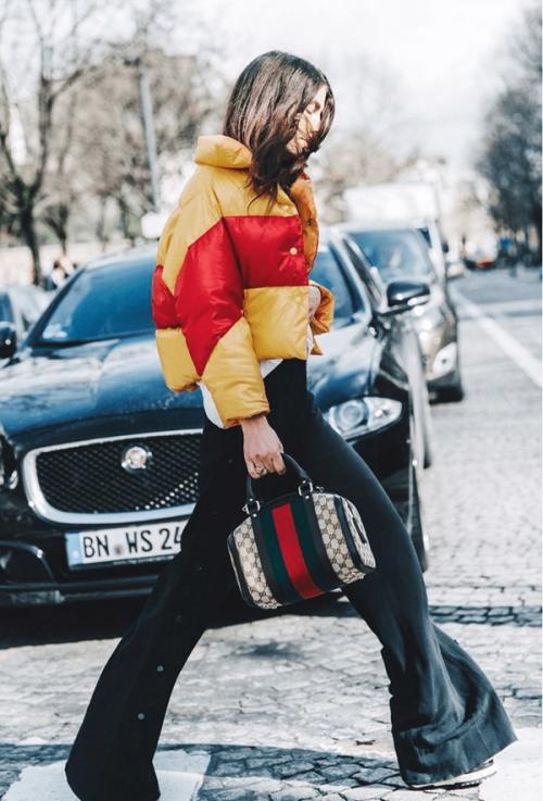 Черная куртка с чем носить. Модные модели пуховиков на осень-зиму 2019-2020