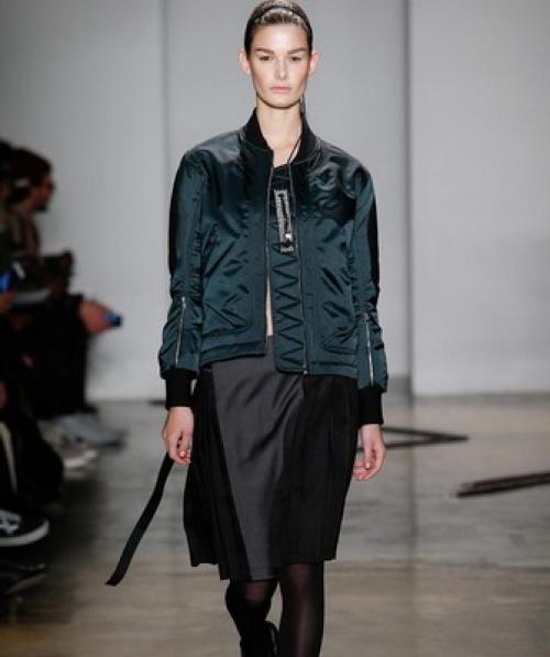 Черная куртка с чем носить. Модные модели пуховиков на осень-зиму 2019-2020 14 Черная куртка с чем носить. Модные модели пуховиков на осень-зиму 2019-2020 14