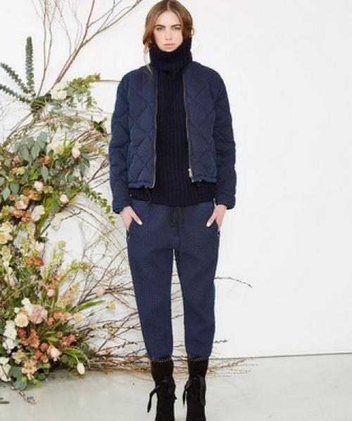 Черная куртка с чем носить. Модные модели пуховиков на осень-зиму 2019-2020 16 Черная куртка с чем носить. Модные модели пуховиков на осень-зиму 2019-2020 16