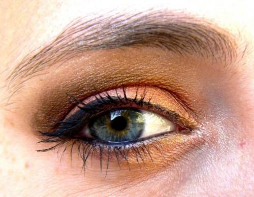 Макияж под каре голубые глаза. Макияж для голубых глаз — придаем огранку живому бриллианту + фото
