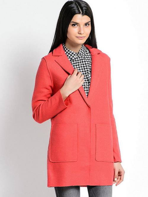 Как носить пальто с кроссовками. Какие модели пальто подходят