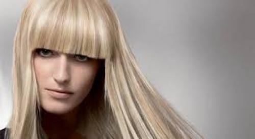 Прямая челка на средние волосы. Стрижки на средние волосы с прямой челкой (36 фото): варианты исполнения