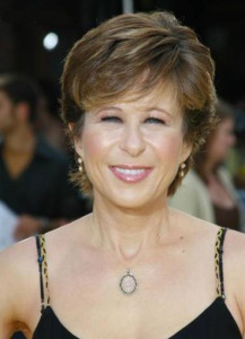 Возрастные прически на короткие волосы. Правила выбора причесок женщинам за 60