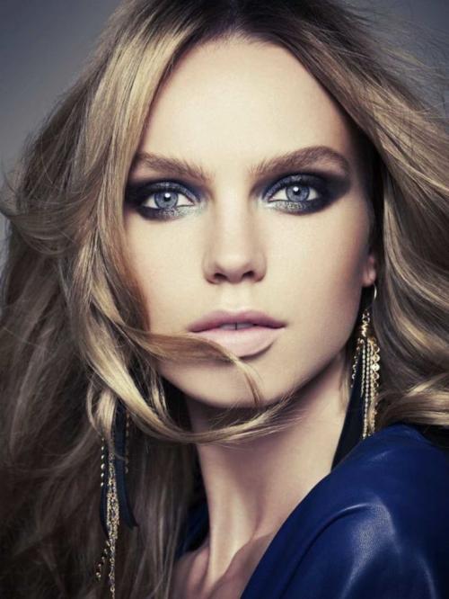 Макияж под каре голубые глаза. Макияж для голубых глаз — придаем огранку живому бриллианту + фото