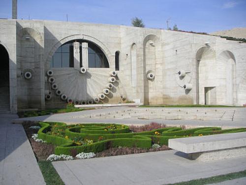 Каре удлиненное с челкой мелирование. Виды каре с мелированием 06