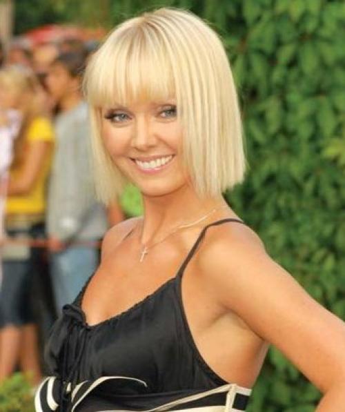 Стрижка на средние волосы темные. Стрижки на средние волосы, придающие объем 12