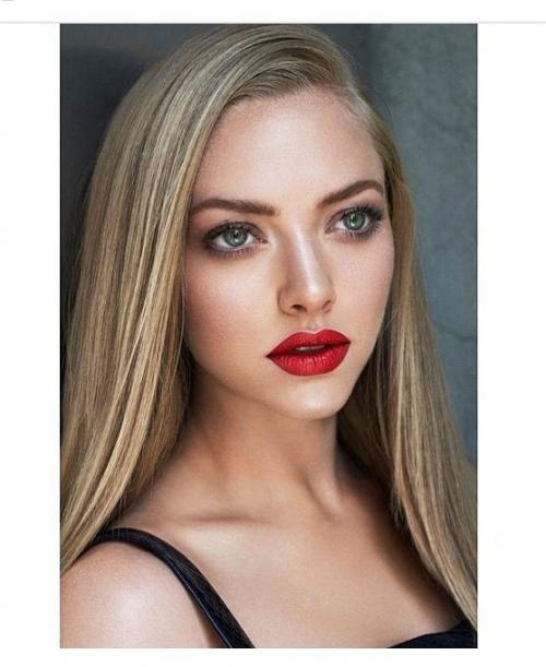 Вечерний образ для блондинки. Пошаговая инструкция: делаем стильный макияж для блондинок с голубыми, серыми и карими глазами (+ВИДЕО)