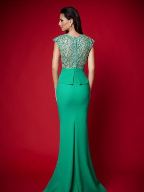 Вечерний образ для брюнеток. Роковая брюнетка: секреты стиля и красоты для темноволосых 28