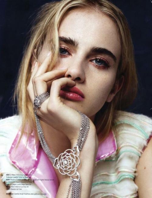 Как не надо делать брови. Почему у женщин получаются немодные брови? Как не надо делать