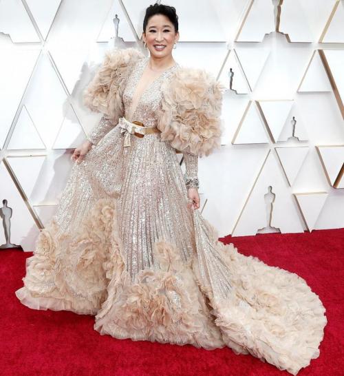 Самые безвкусные наряды звезд. Самые нелепые и безвкусные наряды знаменитостей за вторую половину декабря 01 Самые безвкусные наряды звезд. Самые нелепые и безвкусные наряды знаменитостей за вторую половину декабря 01