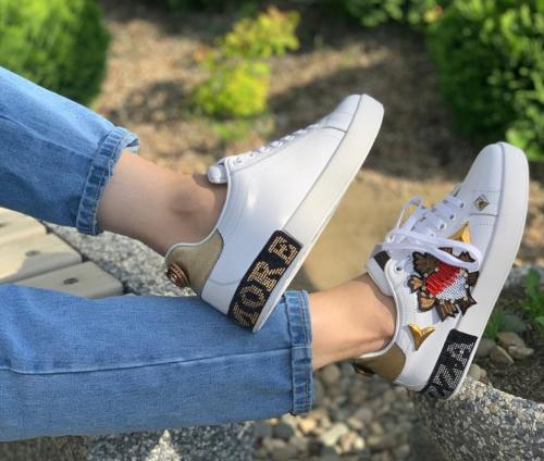 Пальто и кроссовки 2020. Самые модные кроссовки в 2020 – фото-обзор новинок