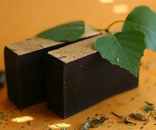 Можно ли использовать дегтярное мыло на чувствительной коже и окрашенных волосах. Рецепты и секреты применения