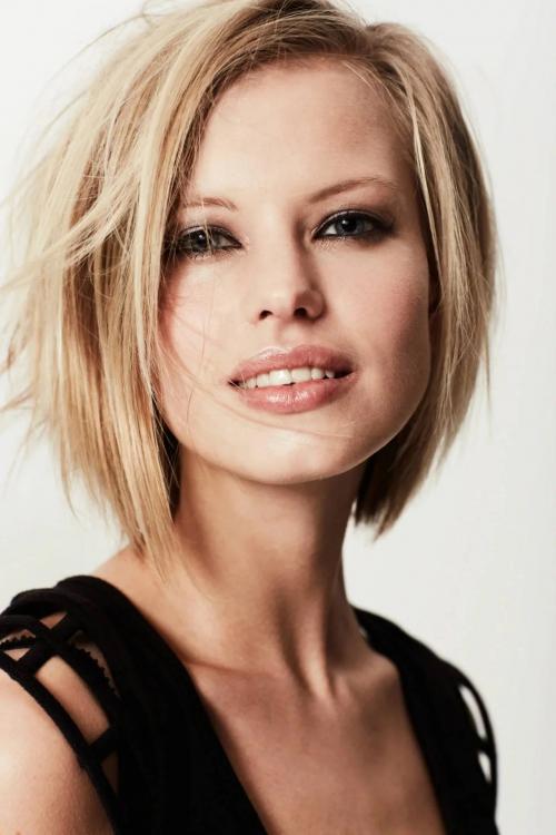 Модные укладки на короткие волосы 2022. Самые модные женские прически на короткие волосы: семь главных трендов