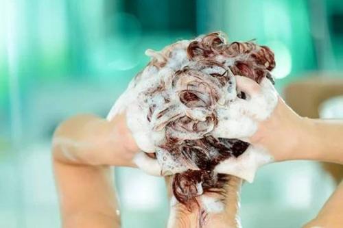 Как часто мыть голову и надо ли стараться мыть ее реже. Как часто можно (и нужно!) мыть волосы?