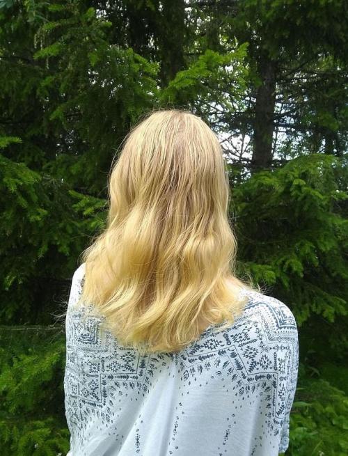 Девушка не моет голову. Девушка два года не мыла голову шампунем, и вот, как это сказалось на её волосах