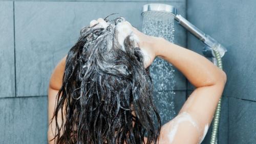 Как часто следует мыть голову. Как часто мыть голову девушке?