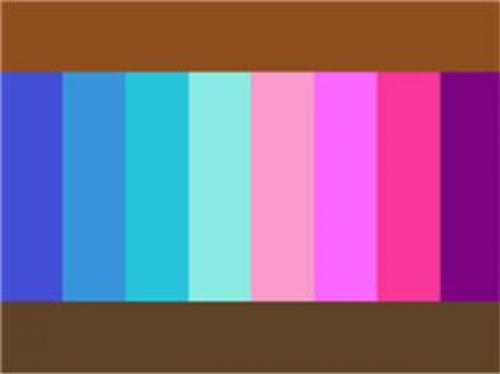 Стильно и прохладно: как носить красную юбку с белой блузкой в жару 15