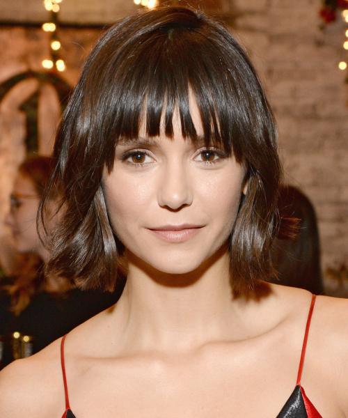 Модные женские стрижки на средние волосы 2022 с челкой и без. Модные тенденции стрижек с челкой на средние волосы 2022 года с фото 20