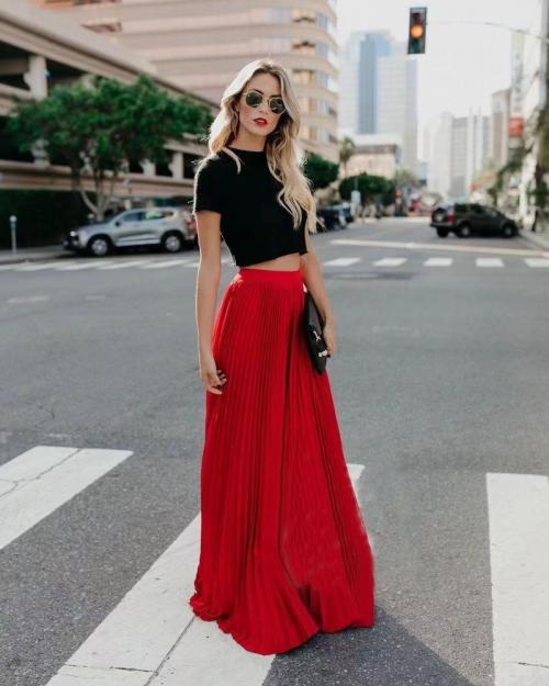 Какие стили блузок подходят для делового наряда с красной юбкой. С чем носить красную юбку в 2025 году: 70+ привлекательных и ярких идей