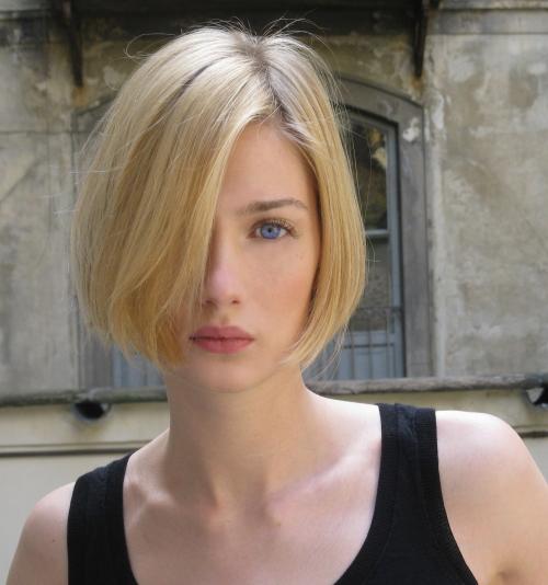 Женские стрижки для тонких волос 2022. Идеи стрижек для тонких волосы в 2022 году