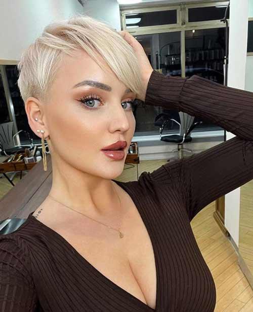 Стрижки 2022 на тонкие волосы. Короткие стрижки с челкой для тонких волос