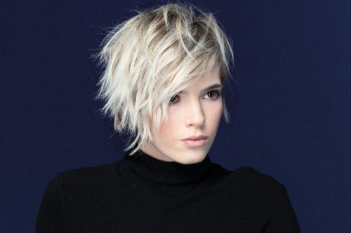 Стрижки на средние волосы без укладки. Женские стрижки, не требующие укладки: виды, названия и фото