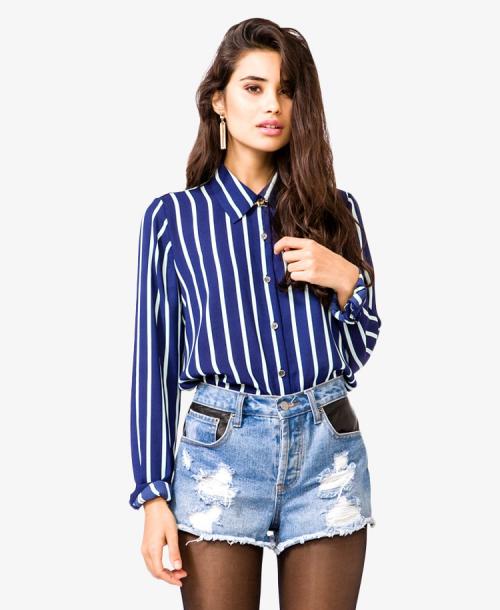 Можно ли носить красную юбку с полосатой рубашкой, и если да то как. С чем носить женскую полосатую рубашку